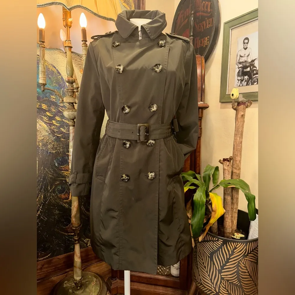 NWOT London Fog Green Trench Coat with Belt and Epaulettes - Image 2