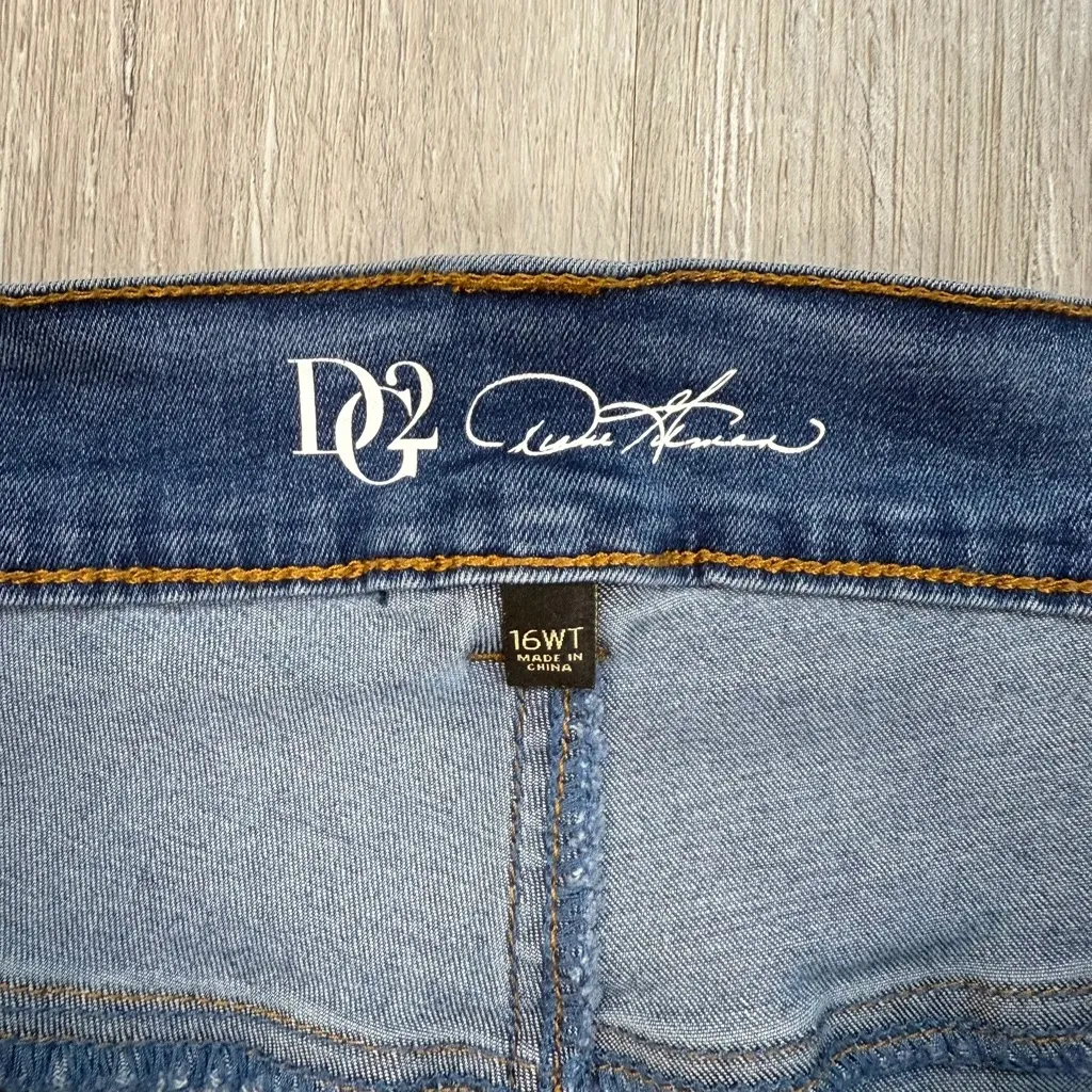 DG2 Classic Stretch Flare Jeans - Image 3