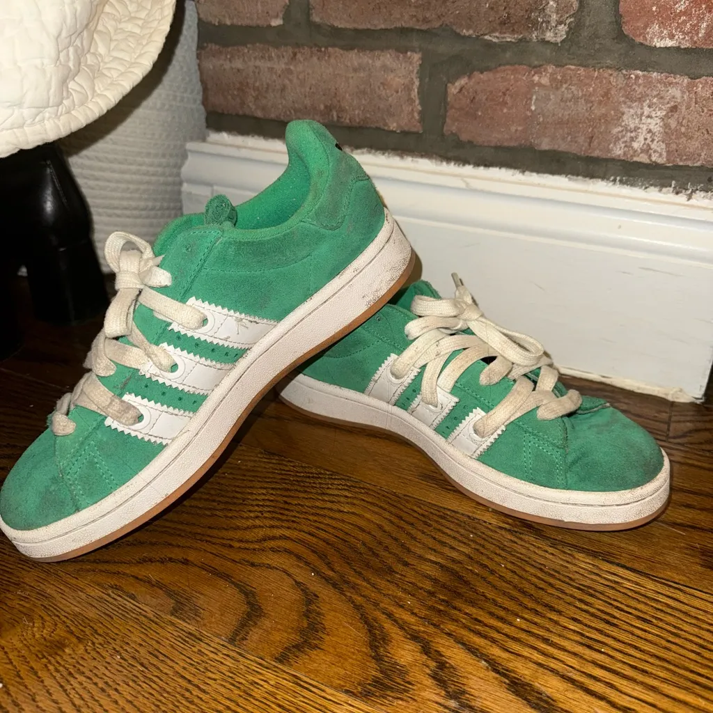 Adidas Campus Classic Green and White Sneakers - Image 3