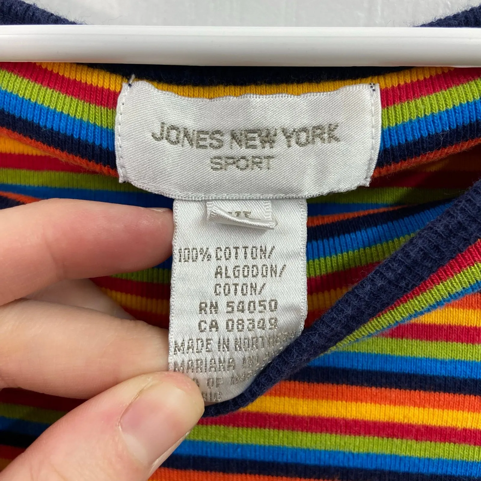 Jones New York sport rainbow retro 100% cotton boat neck casual vintage tshirt - Image 4