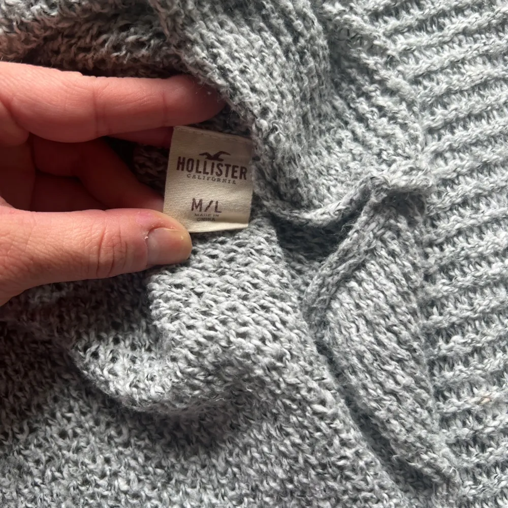 Super cute light sweater - Image 3