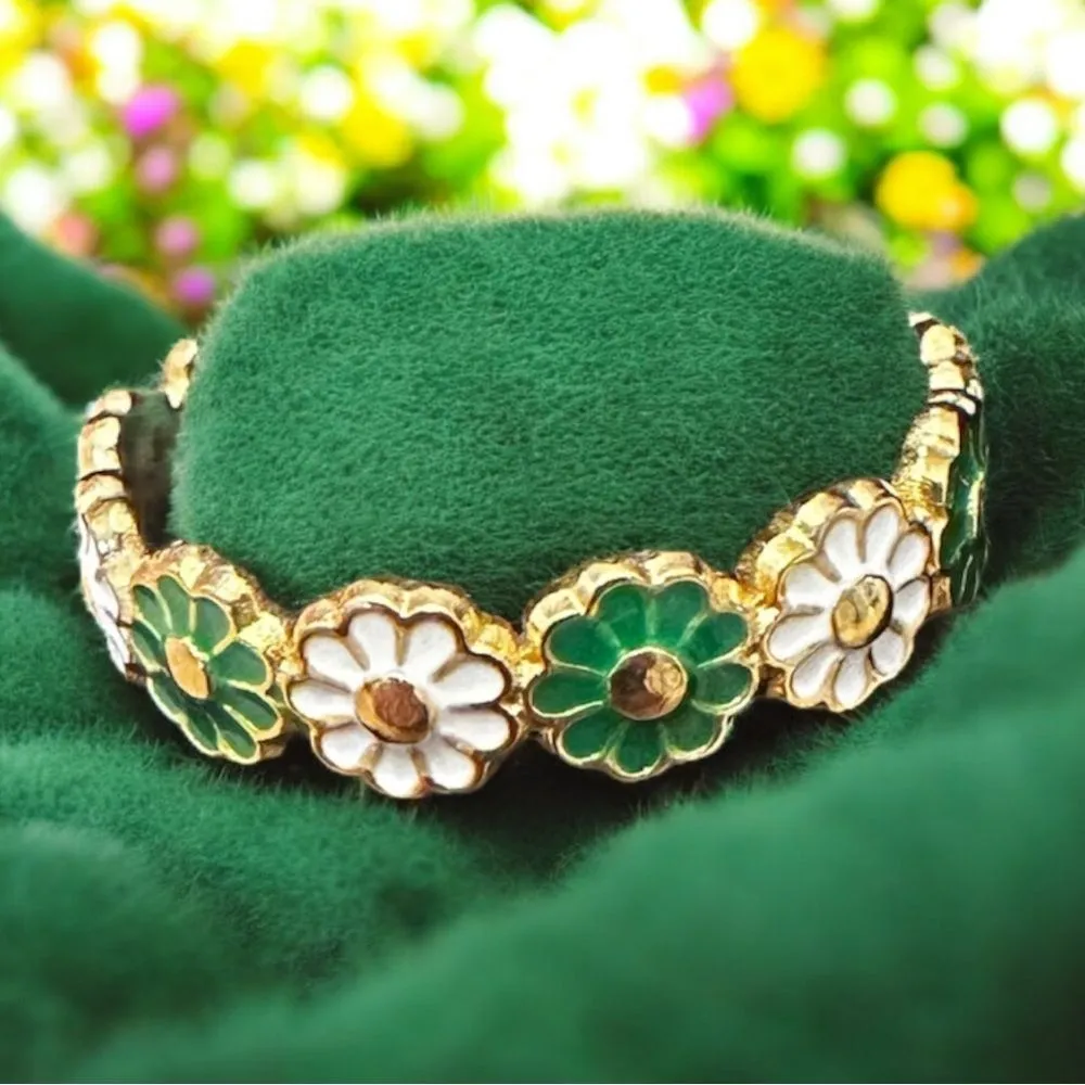 Floral Green and Gold Ring - Image 4