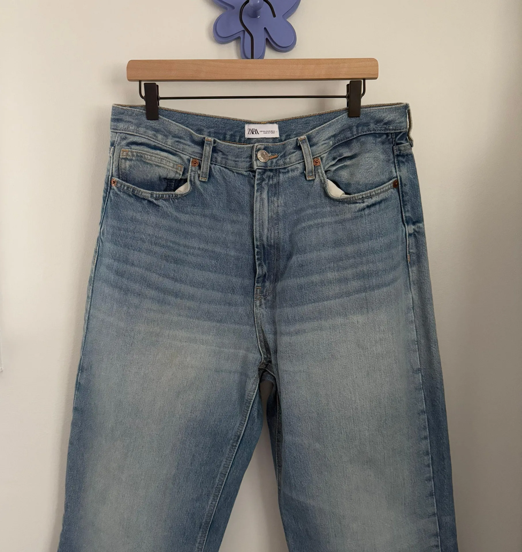 12 Straight High Waist Jeans Light Wash Cut Off Fray - Image 2