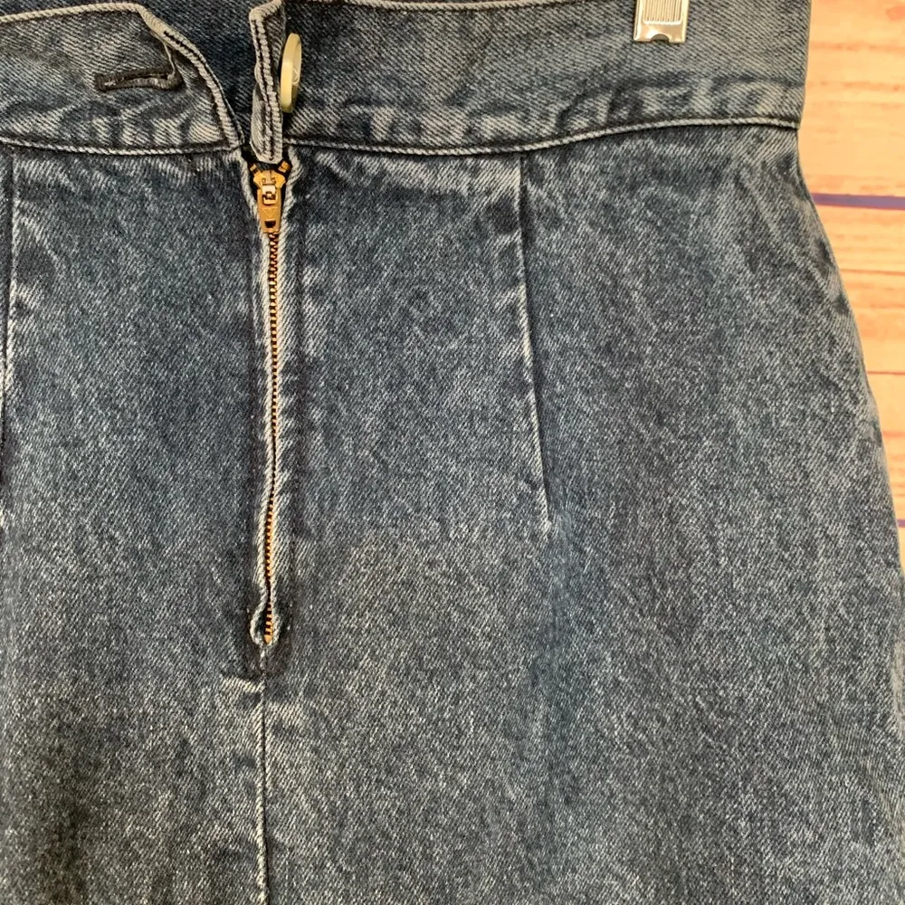 Vintage GUESS Wash Denim High Waist Skirt, Size 30 - Image 5