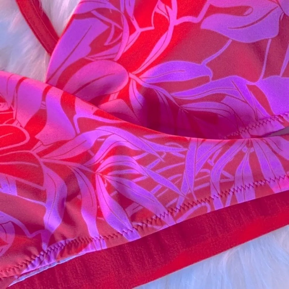 Pink Victoria's Secret Ultimate Lightly Lined Wrap Sport Bra - Image 4