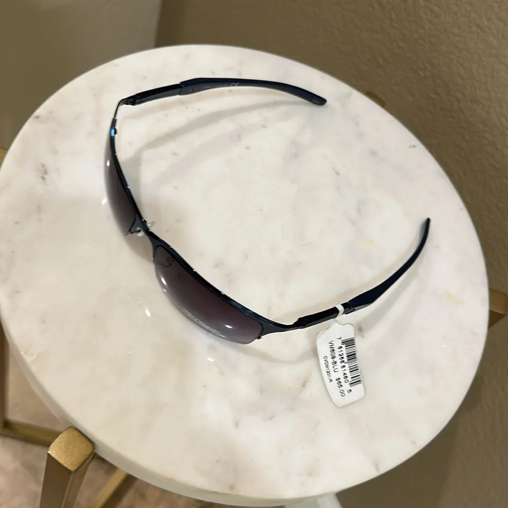 NWT Vince Camuto blue tint Shades - Image 4