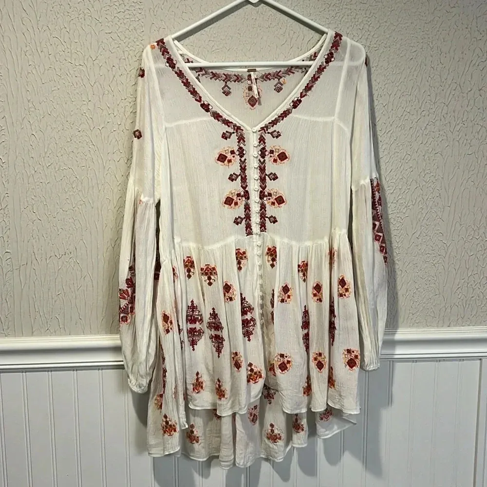 Free People Ariana White and Red embroidered tunic top size X Small - Image 4