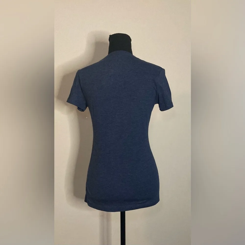 Aeropostale- Blue‎ triangle Bouquet Graphic Tee size medium - Image 6