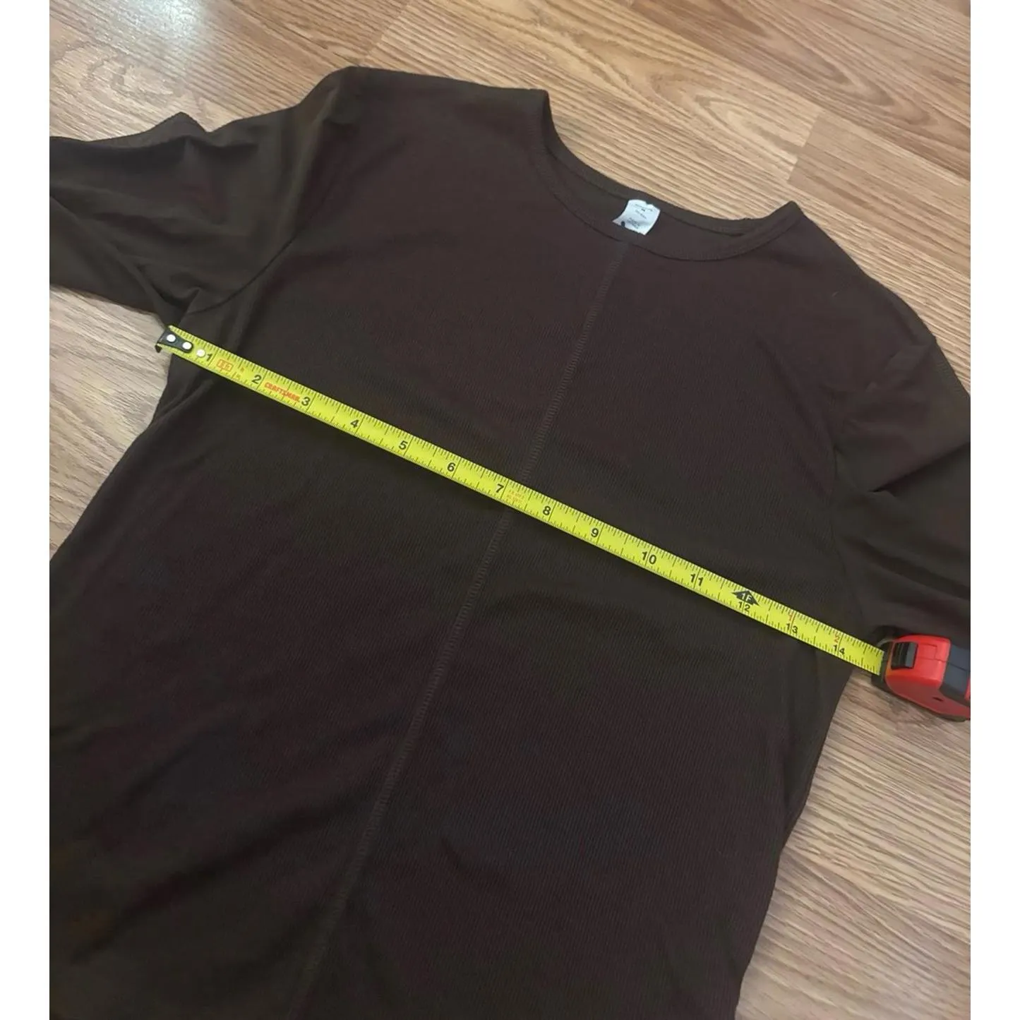 Old Navy Active Long Sleeve Top Size Medium - Image 4