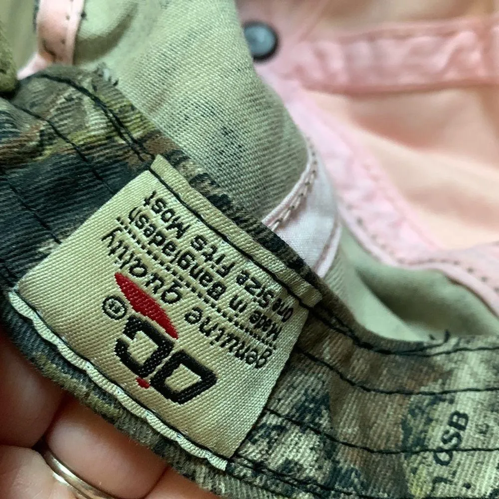 Real girls wear camo baseball hat - Image 6