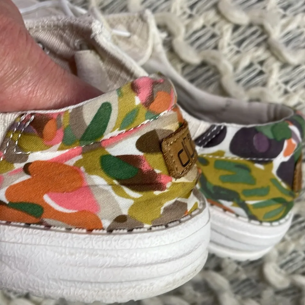 Hey Dude Women's Off White Casual Shoes Floral Camo Print Wendy Funky Chambray - Image 5