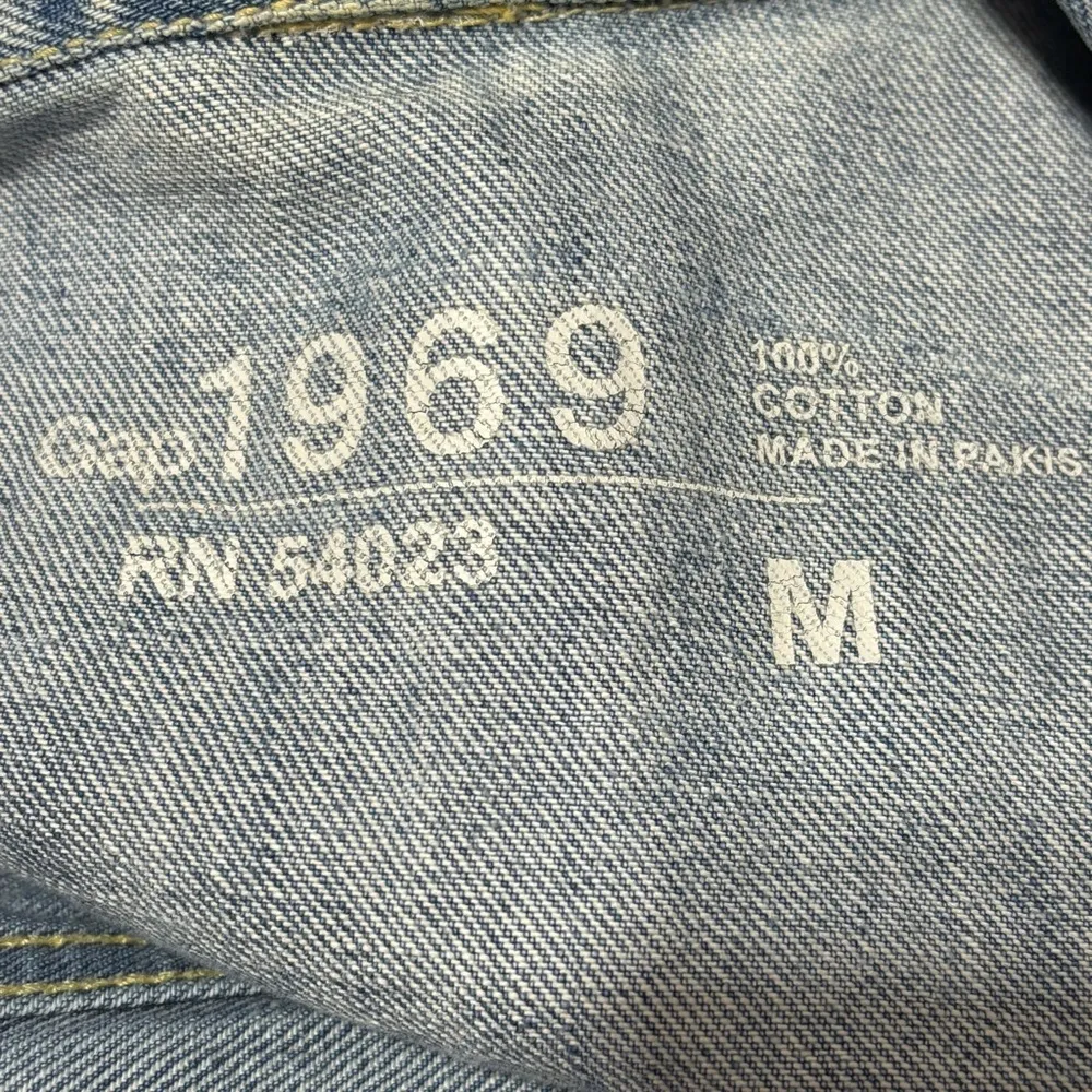 Gap 1969 Denim women’s Vest Size medium
22”L 18” p2p - Image 7