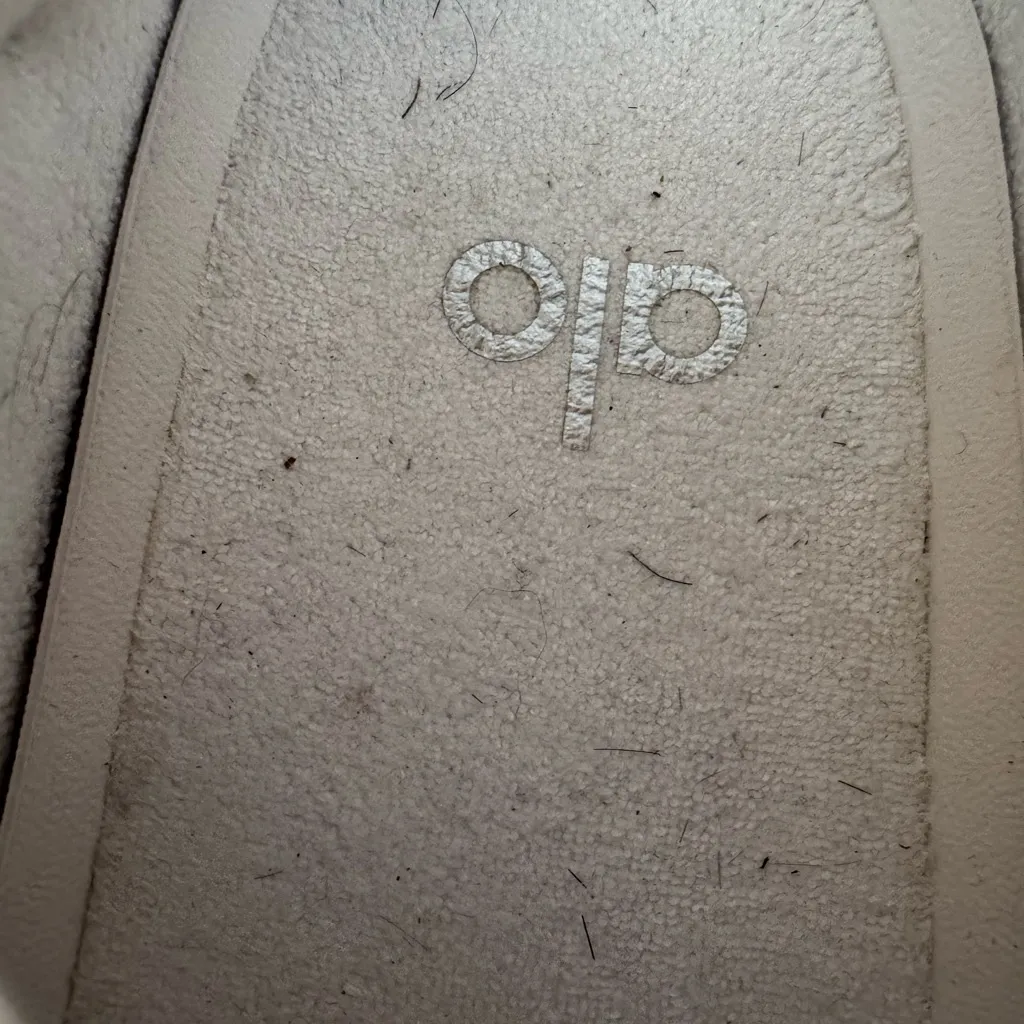 ALO Women’s Recovery Mode Sneaker size 9 - Image 7