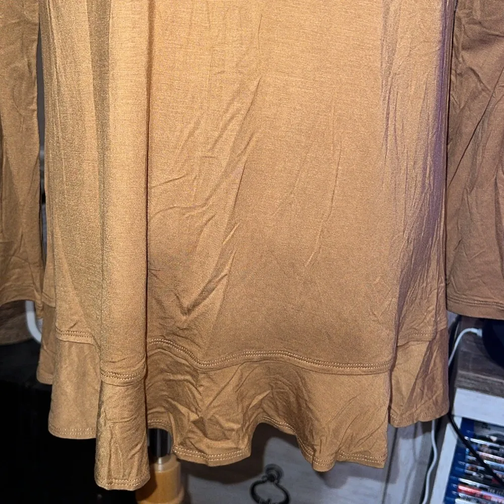 Logo lavish women’s tunic, long sleeve embroidered size small - Image 9