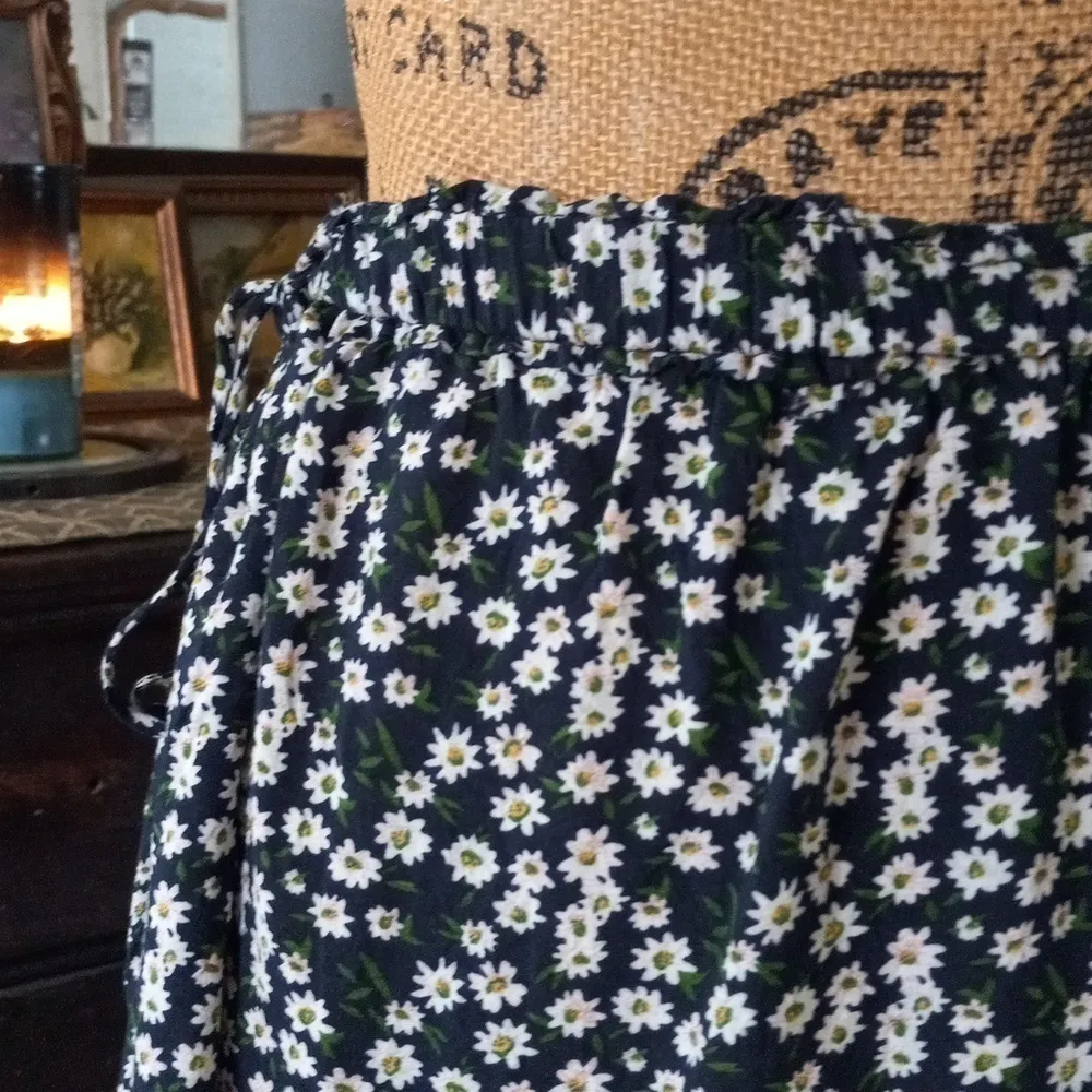 Elan Navy Blue Ditzy Daisy Floral Print A-line Tie Waist Midi Skirt - Image 3