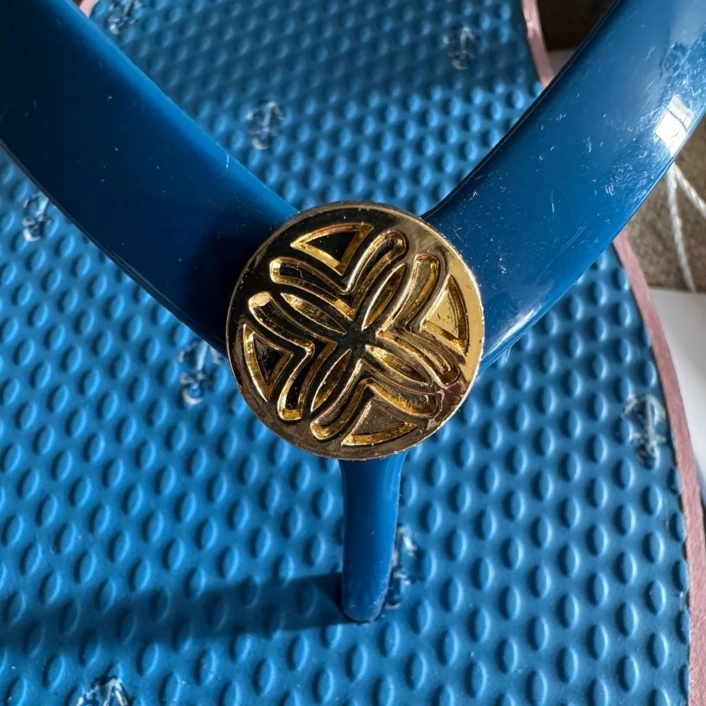 Lilly Pulitzer Pool Flip Flops in Lunar Blue Size 9/10 NWT - Image 2