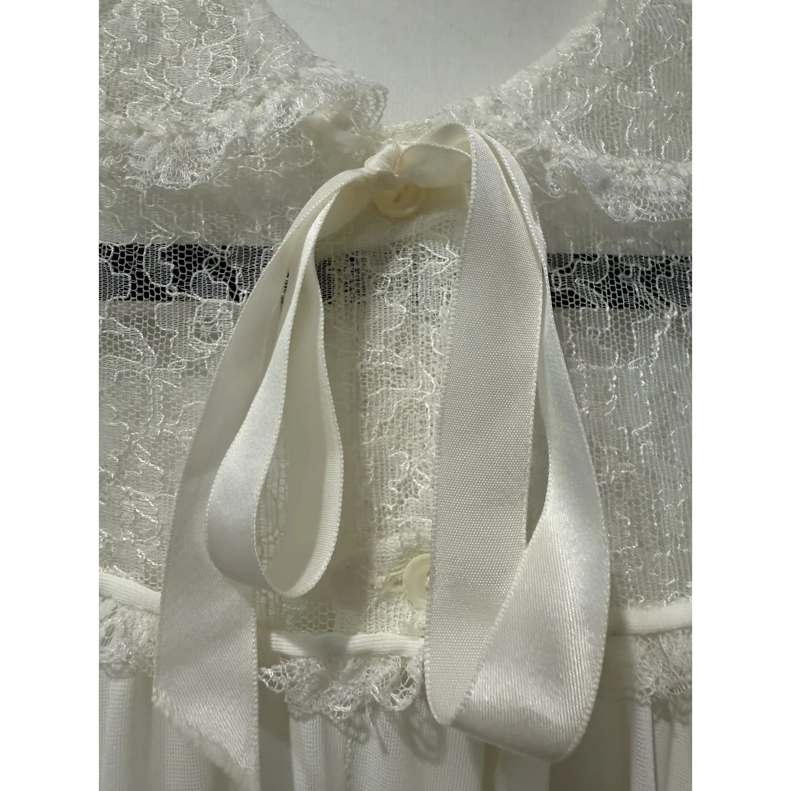 Vintage 60s Miss Elaine Ivory Lace Nylon Peignoir‎ Nightgown Small Bridal Size undefined - Image 4