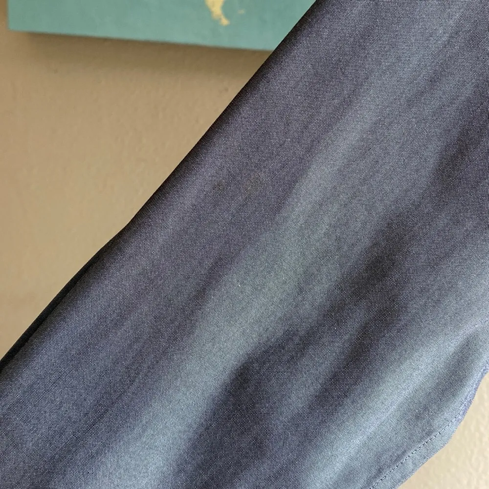 Pendleton shaped fit Women’s size 8 petite non iron button down dress shirt - Image 4