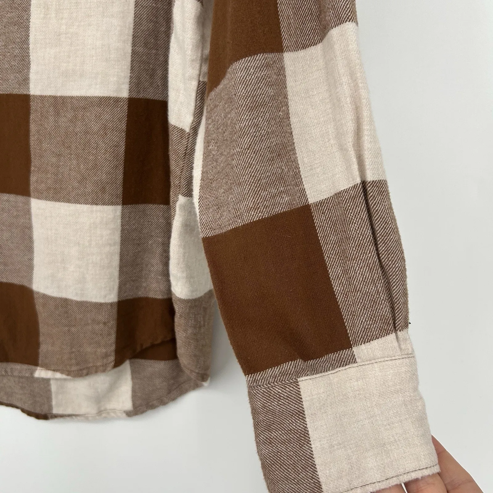 Old Navy Flannel The Boyfriend Shirt Brown Cream Neutral Oversized Size M - Image 4