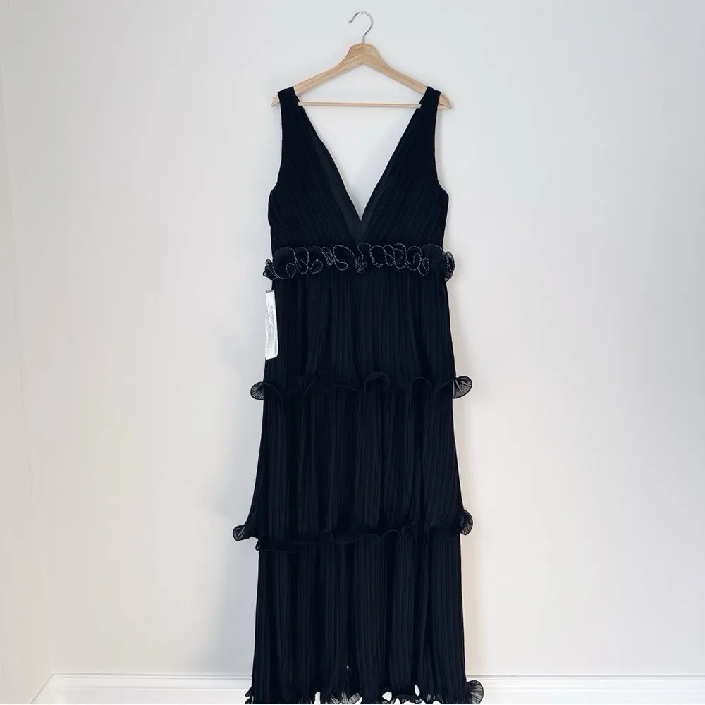 Mac Duggal Pleated Ruffle Tiered Plunge Sleeveless Gown - Image 7