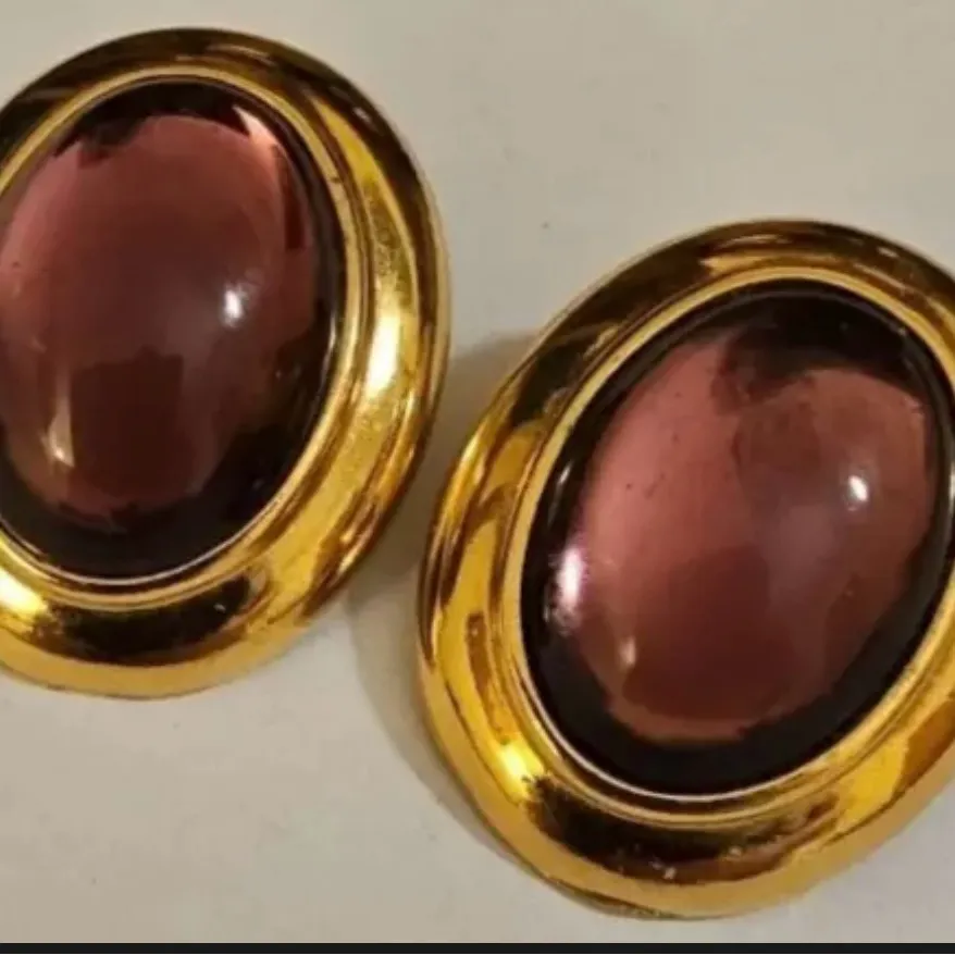 Yves St Laurent Monet Vintage Gold & Purple Large Cabochon Clip - Image 2