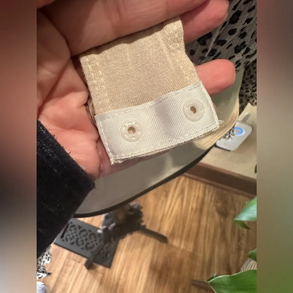 EUC Peach Love animal prints Boho Blouse Bell Sleeves Bodysuit Sz M - Image 8