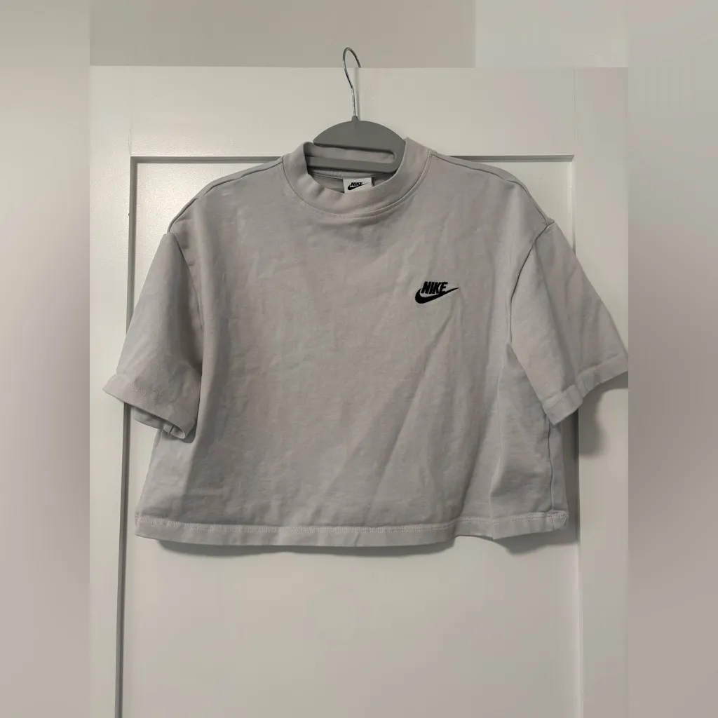 Nike Women's Crop Top - Image 2