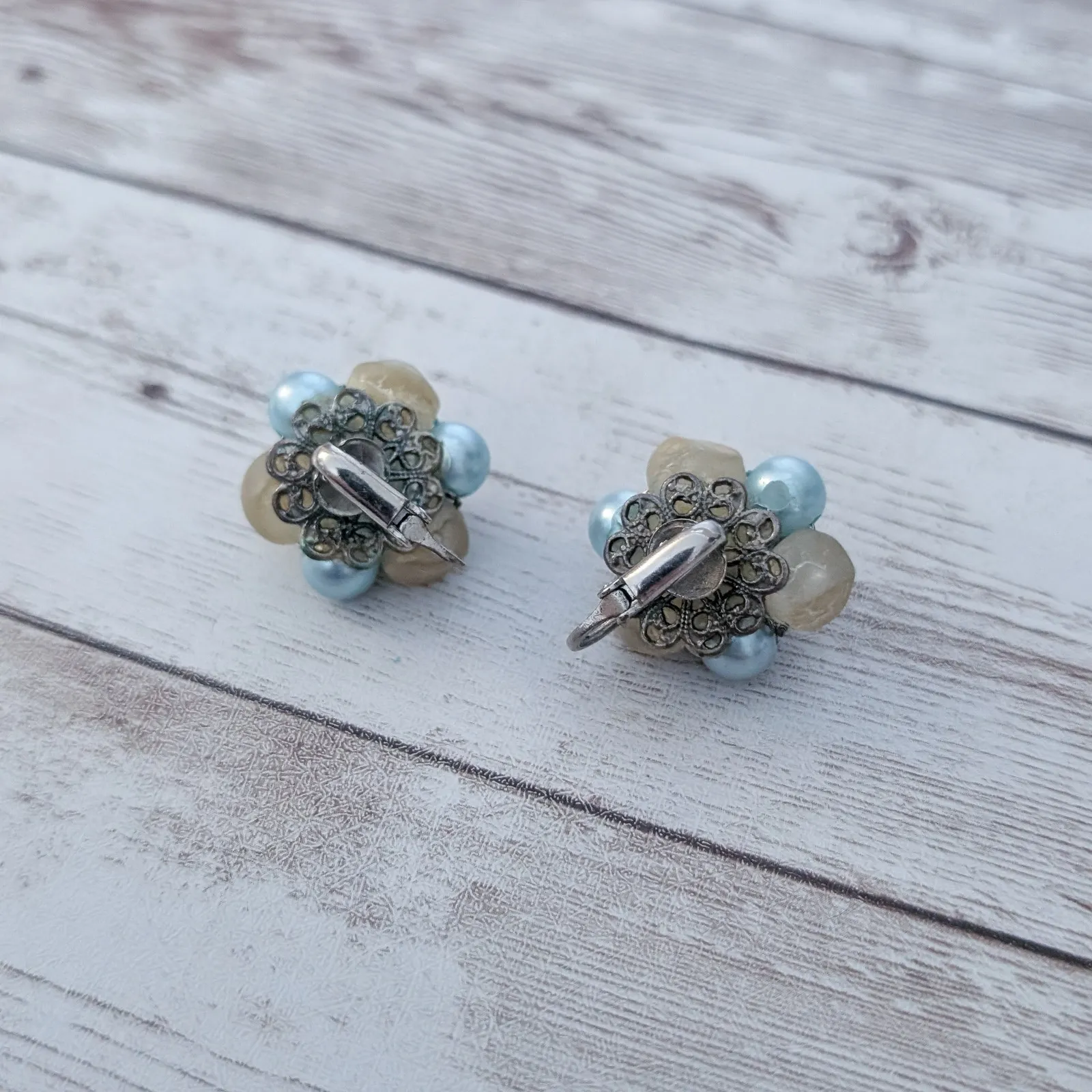 Vintage Clip On Earrings Beige & Light Blue Cluster - Image 5