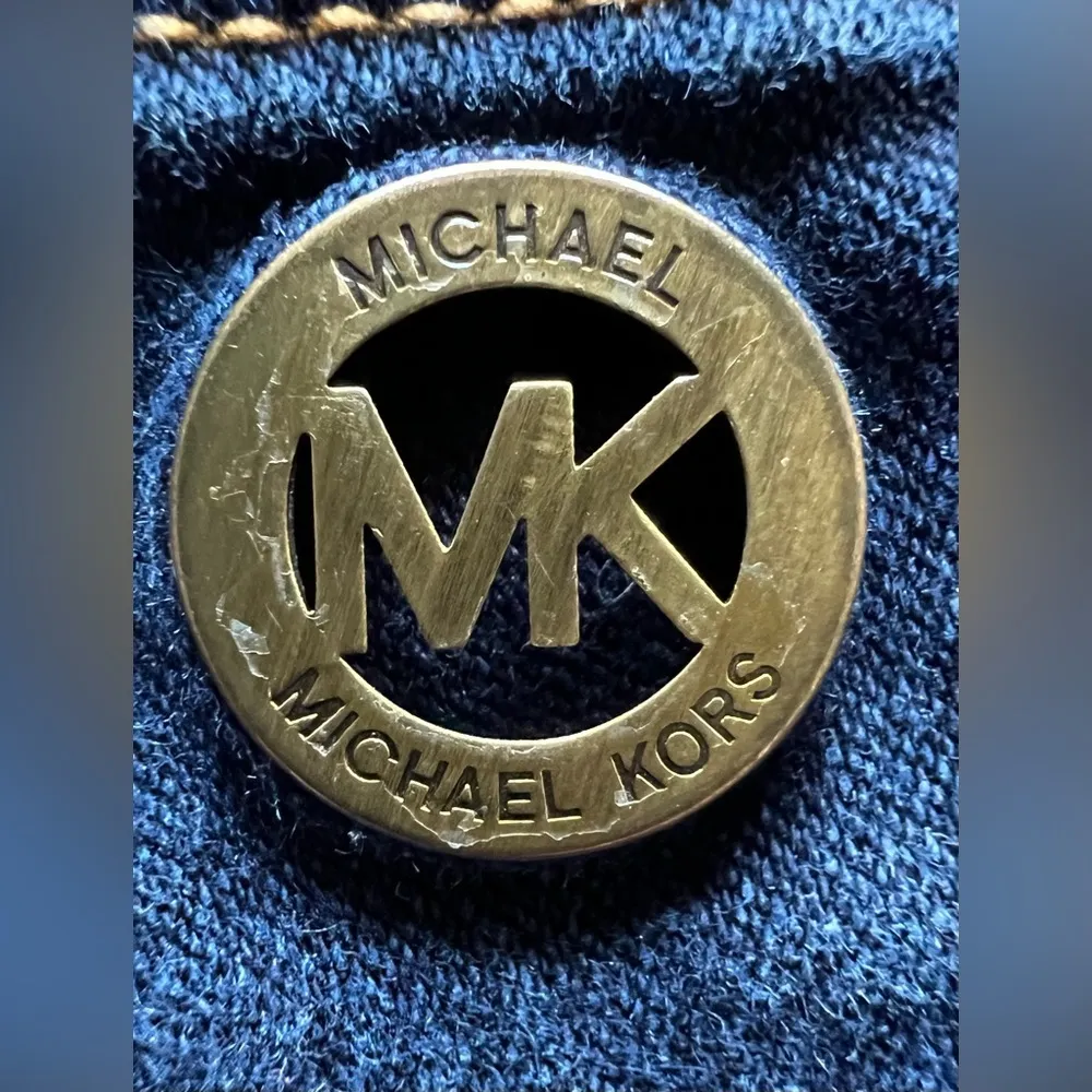 Michael Kors  | woman’s denim Capri/cropped  pants. Size: 8. - Image 3