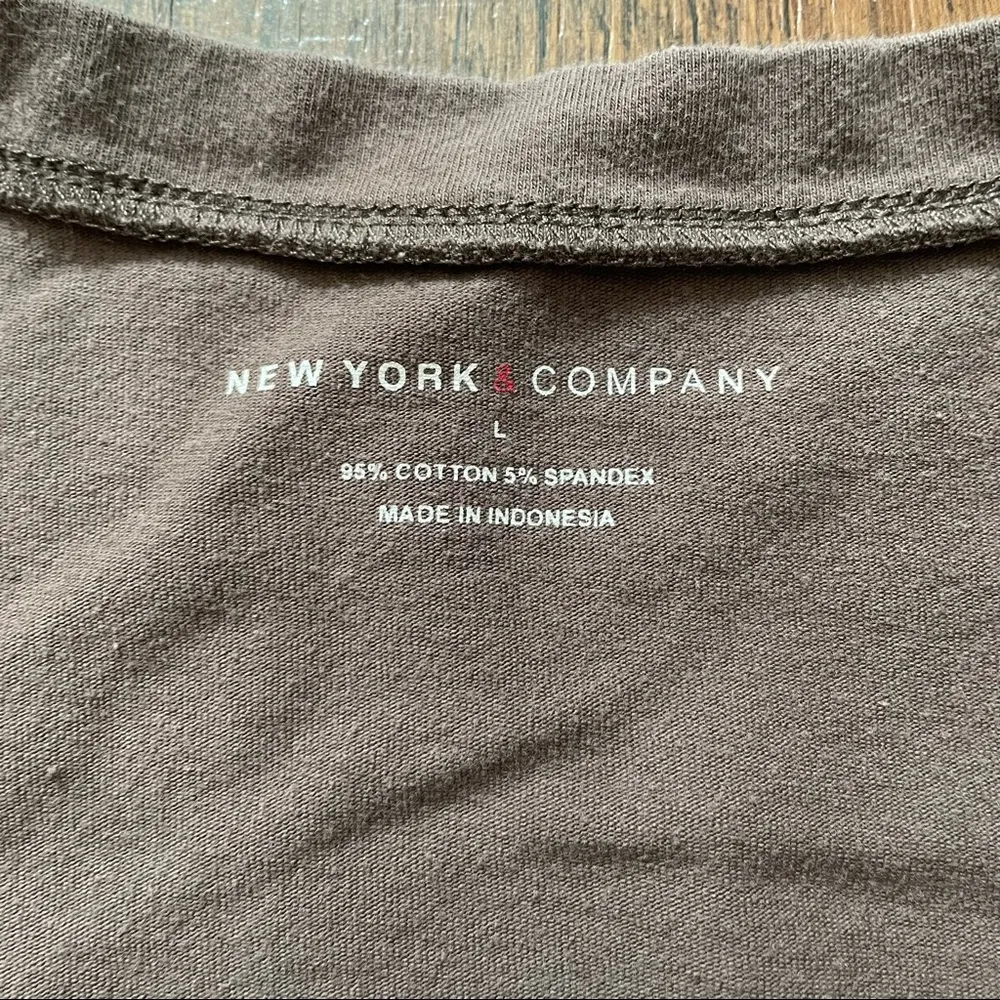 NEW YORK & COMPANY t-shirt - Image 4