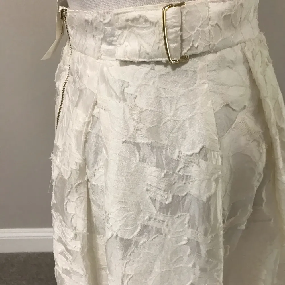 NWT H&M creamy white floral appliqué pleated skirt - Image 7