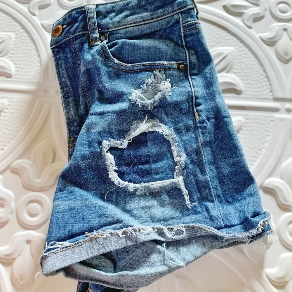 AMERICAN EAGLE OUTFITTERS Distressed Super High Rise Shortie Jean Short 4 - Image 6