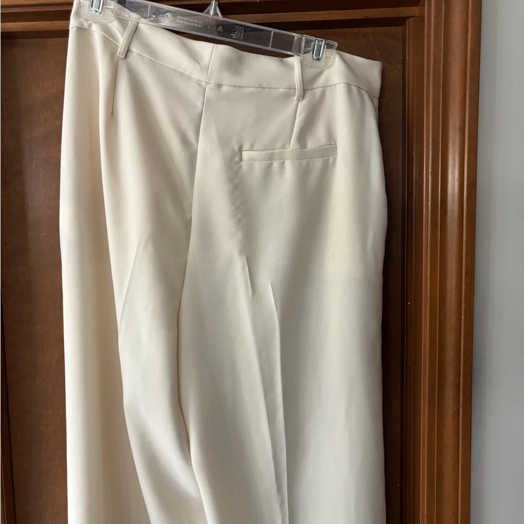 DKNY Wide Leg Crepe Trousers Eggnog color - Image 10