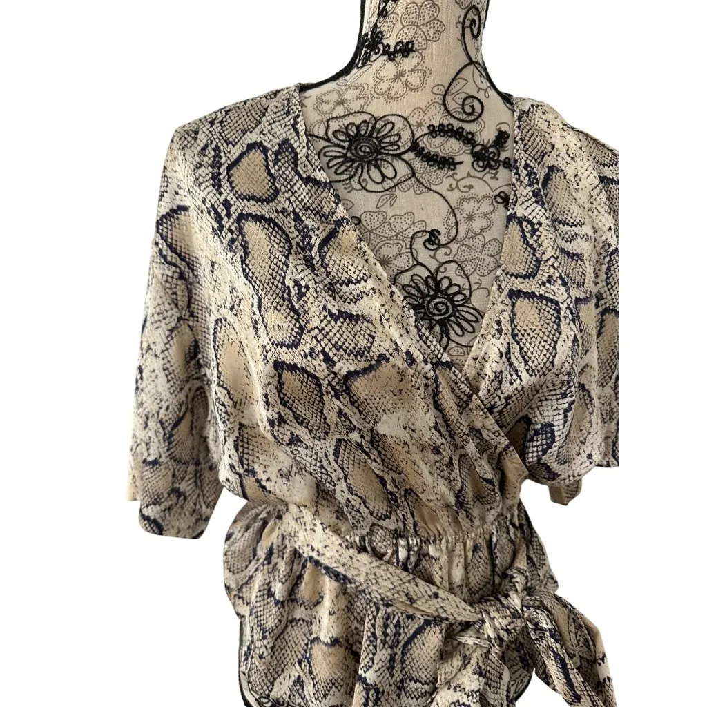 BB DAKOTA Snake Print Wrap Top Sz Small NEW - Image 2