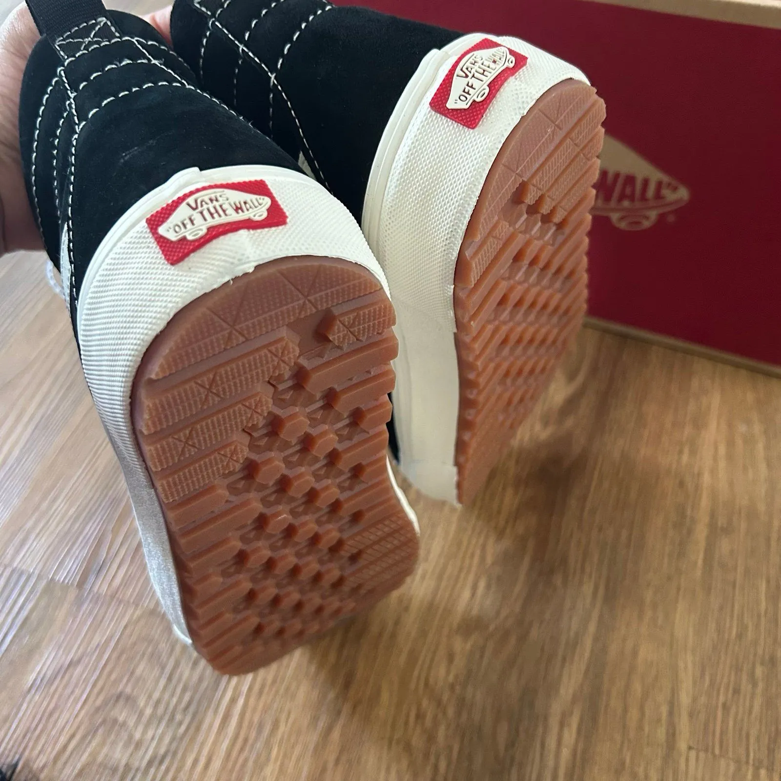 VANS MTE sk8-hi top insulated waterproof black suede animal print boots 7.5 new - Image 4