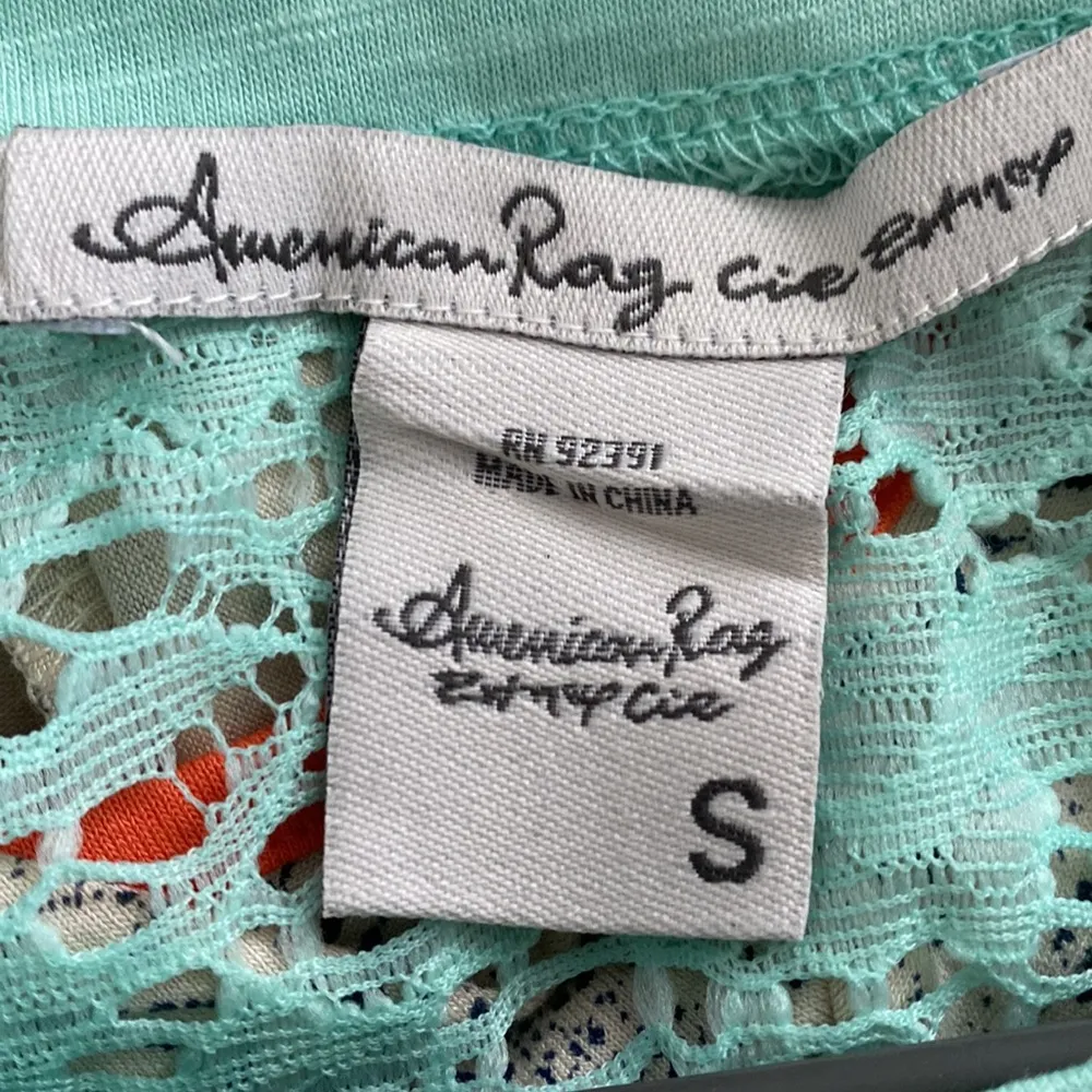 Turquoise Lace Short Sleeve Crop Top - Image 3