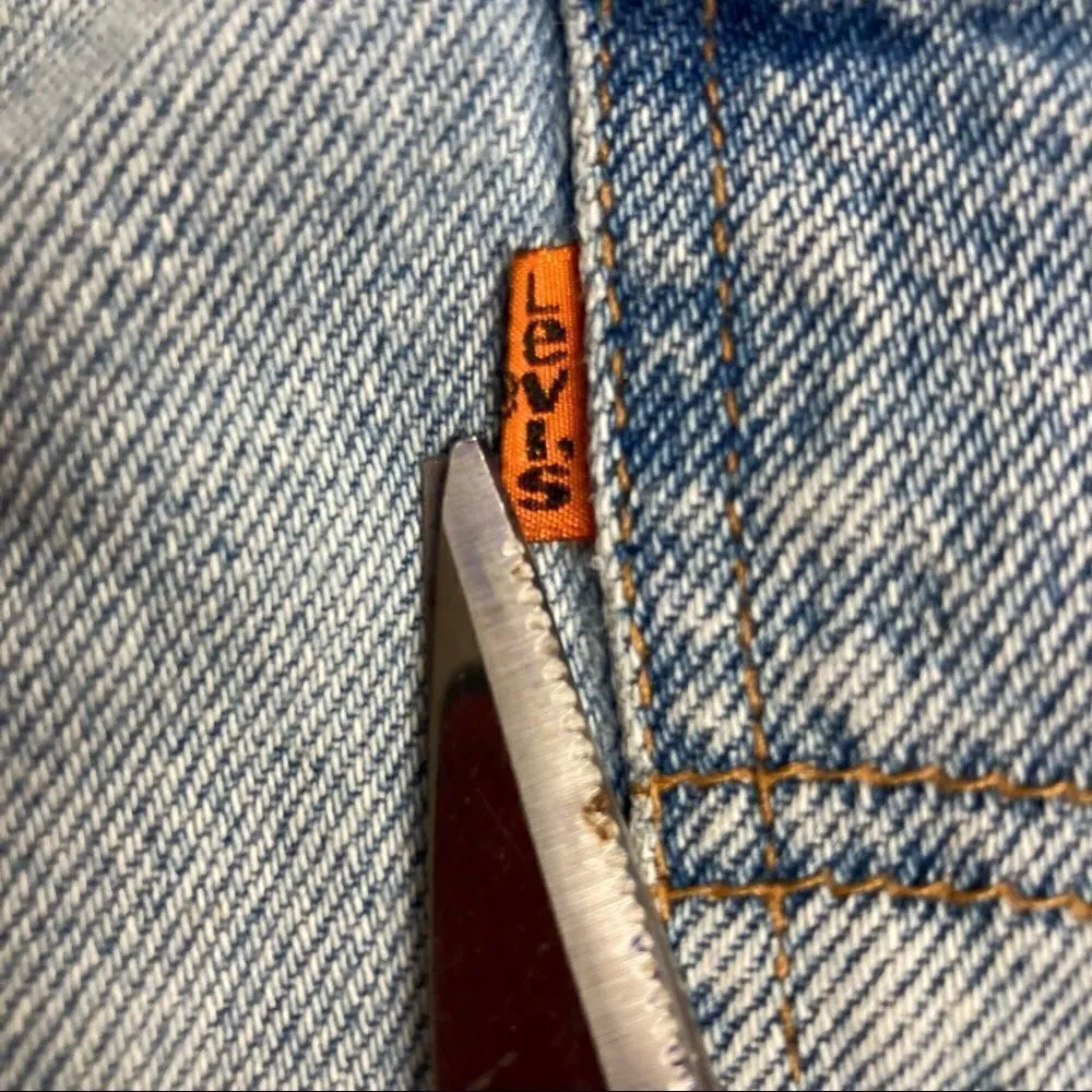 LEVI’S, 550 Relaxed Fit, VINTAGE, Orange tag, Women’s shorts, Size 34, Blue, - Image 10