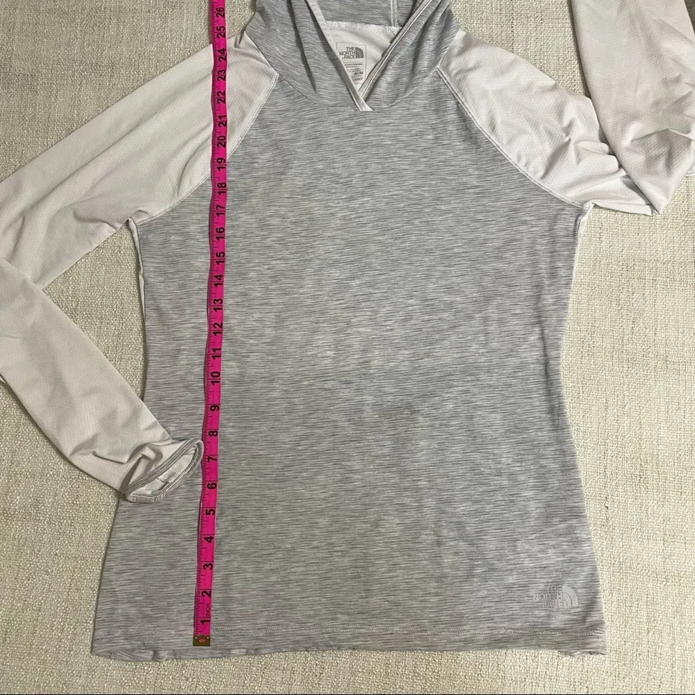 The North Face Women’s Long Sleeve Hooded T-Shirt - Image 15