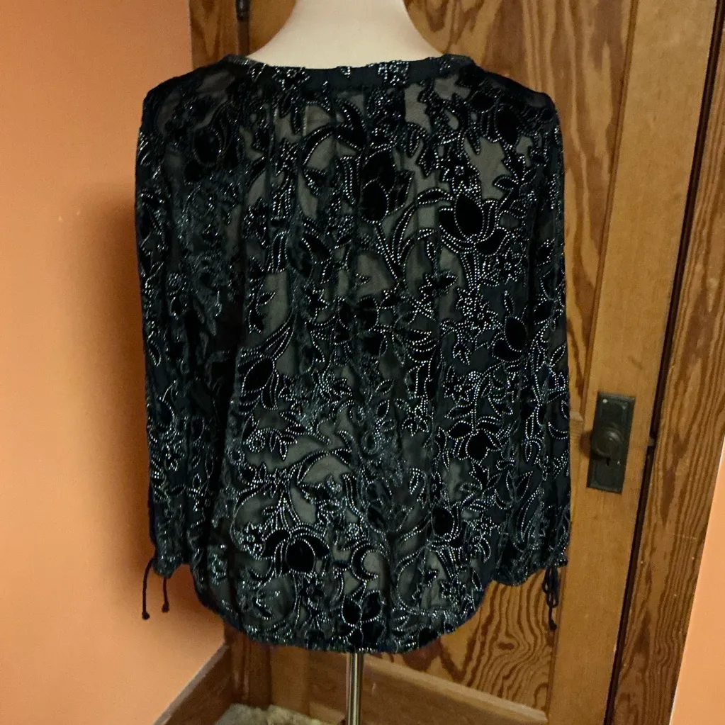 Lucky brand black shimmery dressy blouse - Image 10