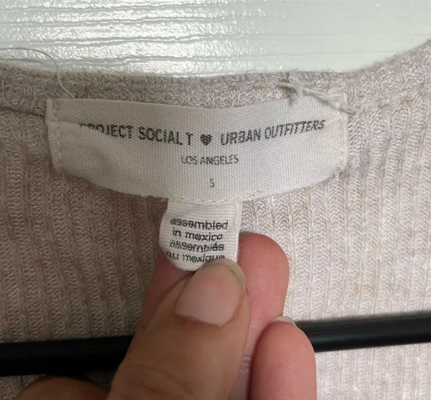 Urban outfitters beige grey wrap crop shirt size small - Image 7