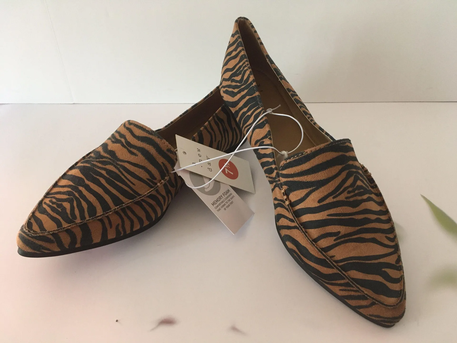 Tiger Print Flats/Loafers, Size 7 1/2 Brown - Image 3