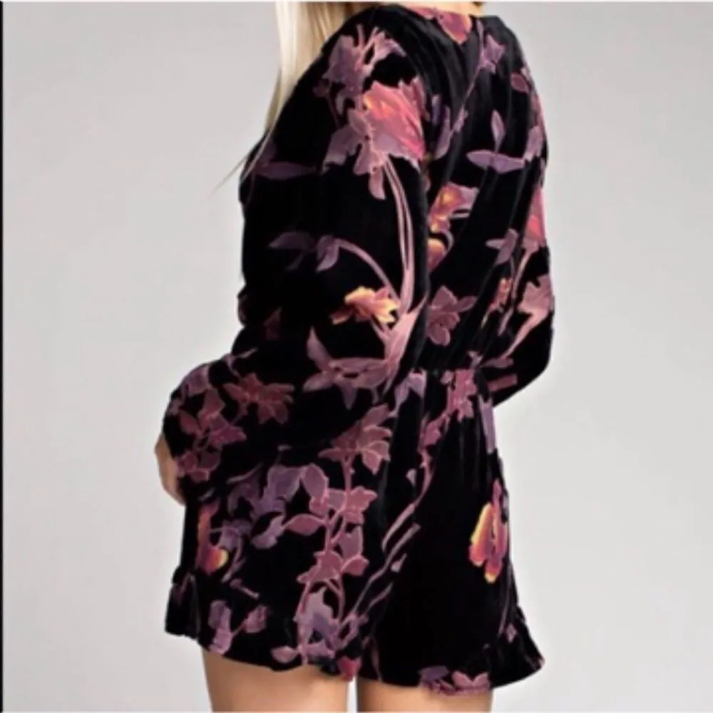 ✨HP✨Band Of Gypsies Floral Velvet Burnout Romper✨ - Image 5