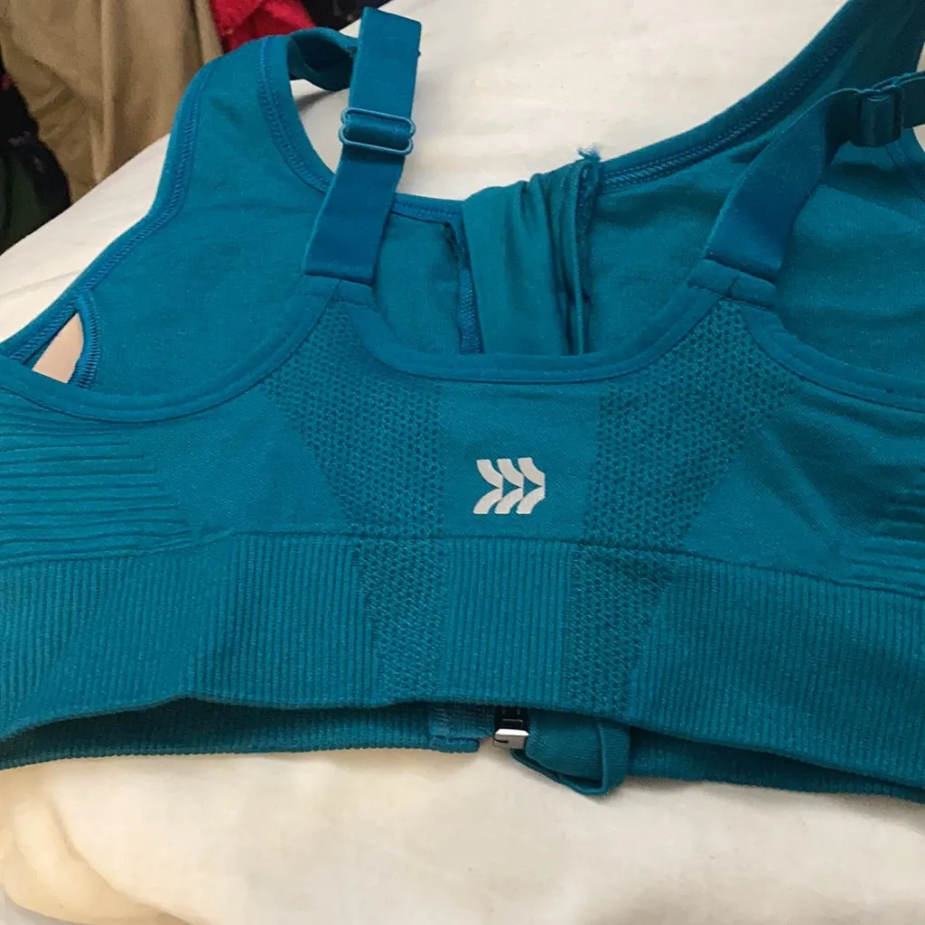 FINAL MARKDOWN Ladies’ NWT all in motion Sports Bra (XS) - Image 2
