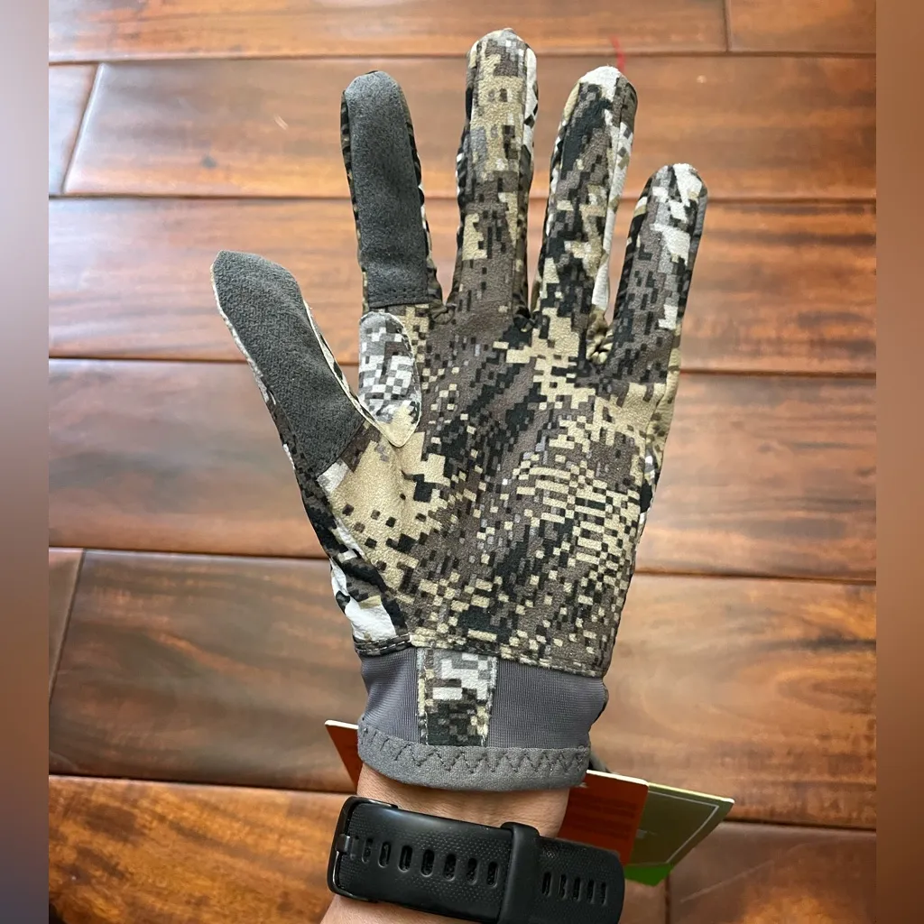 Sitka Women’s Camo Elevated II Hunting Gloves Brown Size L - Image 8
