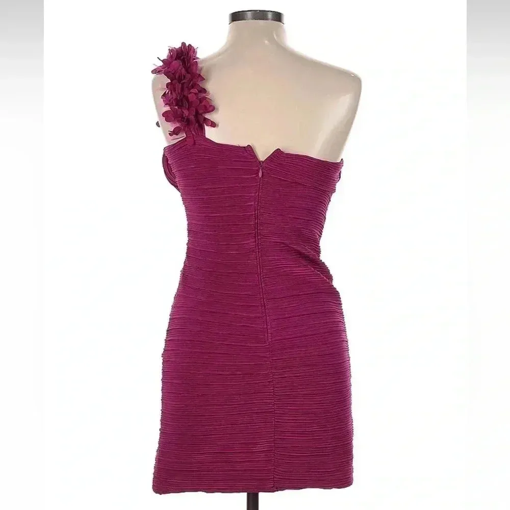 Romeo & Juliet Couture Dark Magenta Floral One Shoulder Cocktail Dress Size M - Image 2