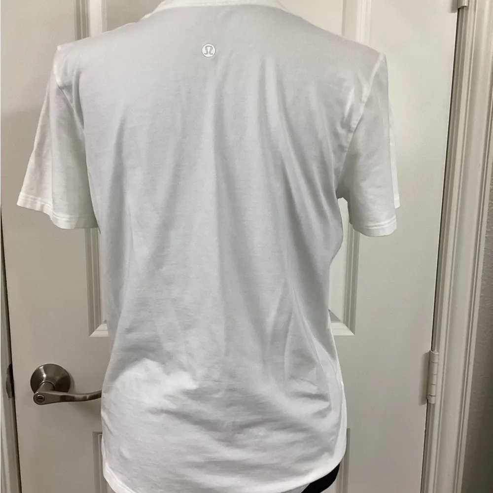 Lululemon Athletica White Short Sleeve Tee - Image 4