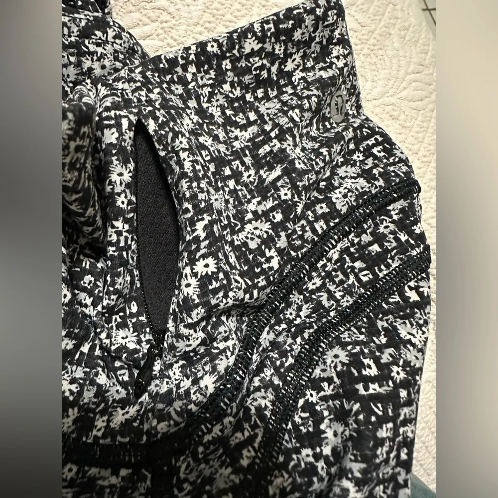 Lululemon athetica rare leggings size 2 no signs of wear in great condition - Image 2