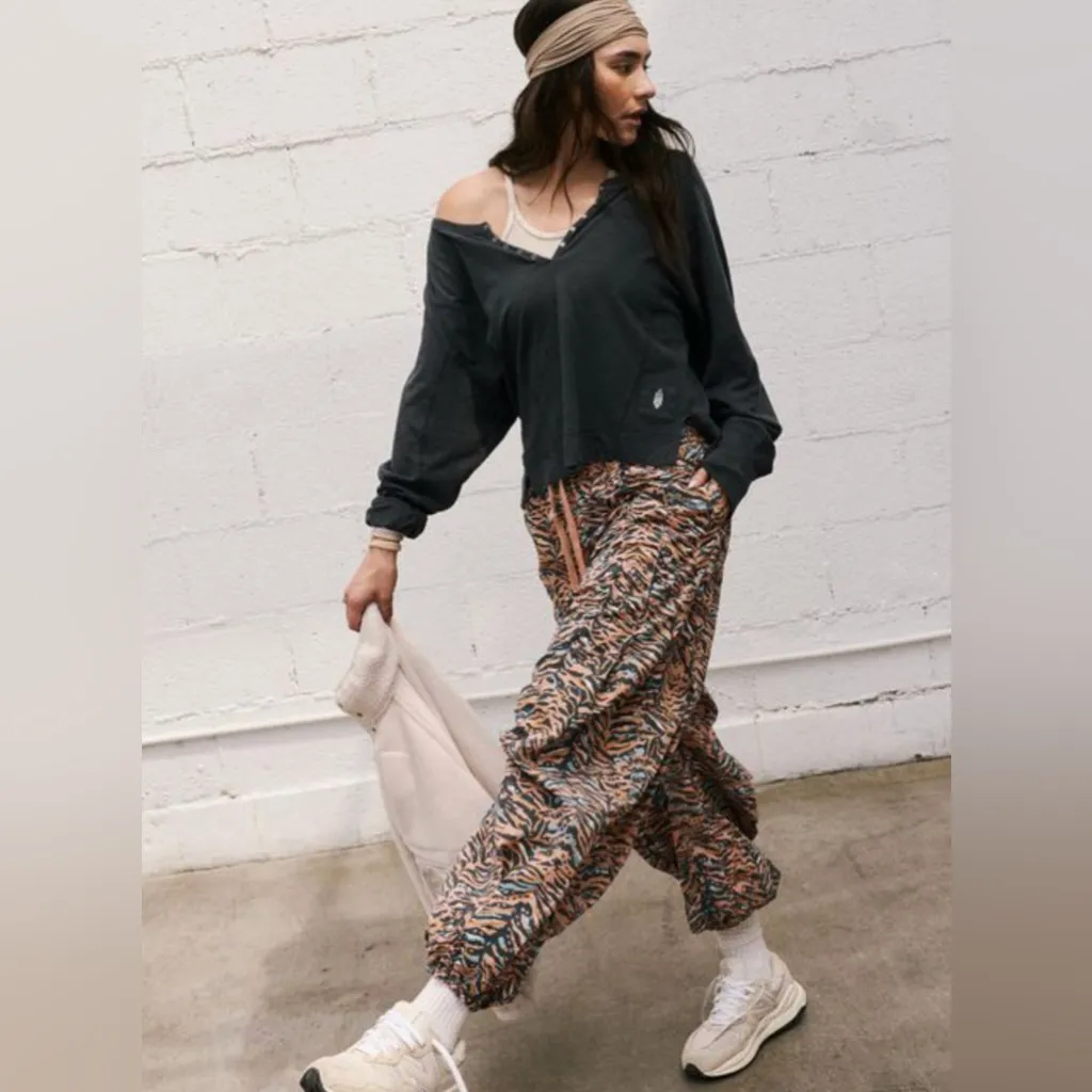 Free People Movement Zephyr Printed Pants In Camel Combo Size XS - Image 3