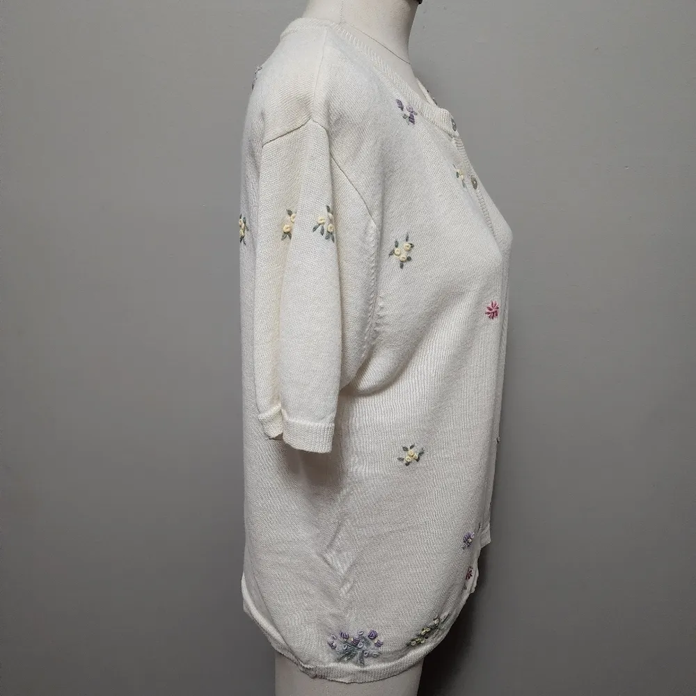 Jaclyn Smith ivory floral knit short sleeve cardigan size medium - Image 3