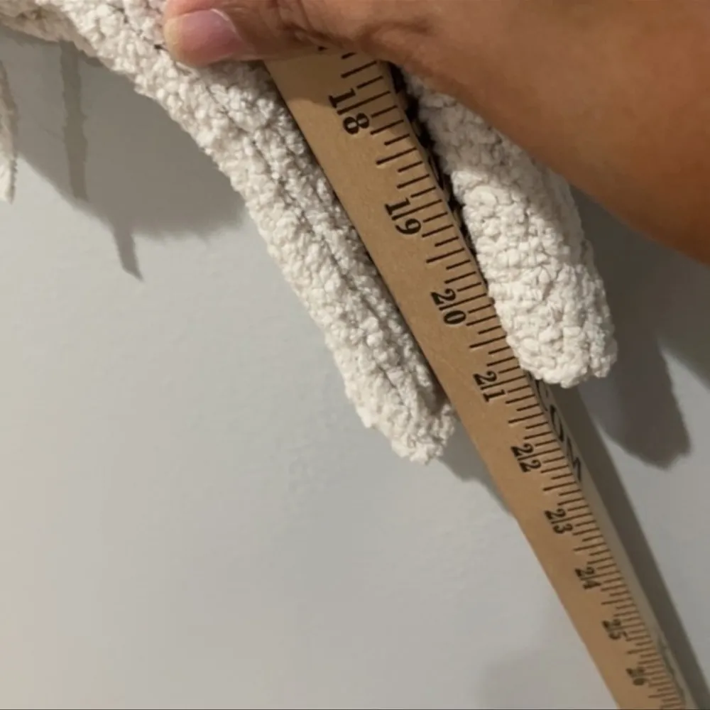 Be Yours Sweater Size Medium Oversized - Image 9